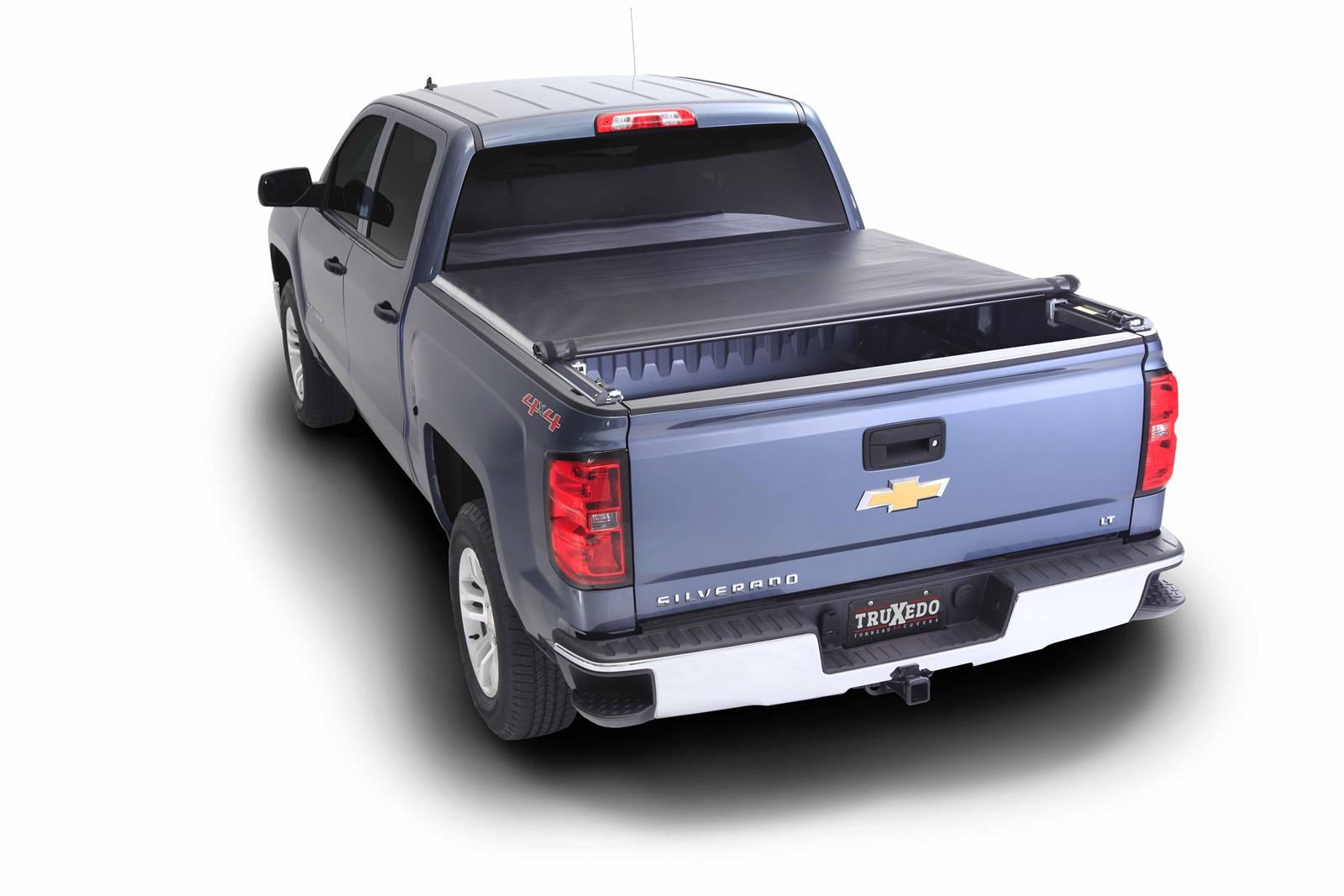 Truxedo 04-07 GMC Sierra & Chevrolet Silverado 1500 Classic 5ft 8in TruXport Bed Cover thumbnail 8