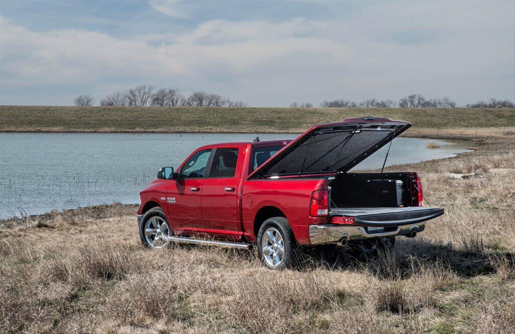 UnderCover 09-18 Ram 1500 (w/o Rambox) (19 Classic) 5.7ft Elite LX Bed Cover - Black thumbnail 3