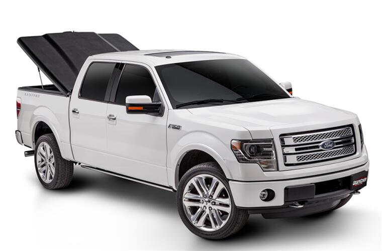 UnderCover 2022 Nissan Frontier 5ft Elite Bed Cover - Black Textured thumbnail 3