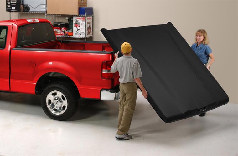 UnderCover 2022 Nissan Frontier 5ft Elite Bed Cover - Black Textured thumbnail 5