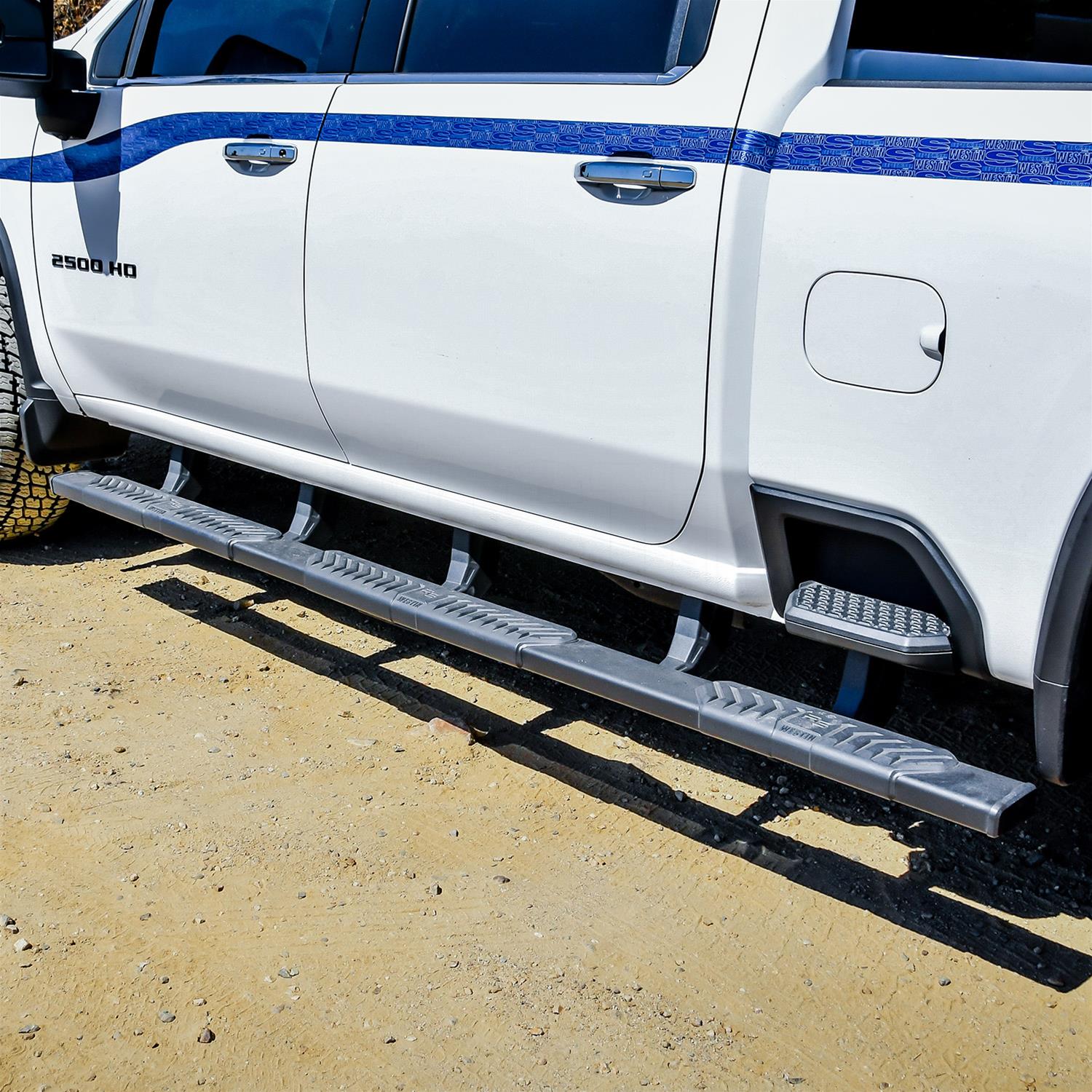 Westin 20-26 Chevy Silverado 2500 Crew Cab (6.5ft Bed) R5 M-Series XD W2W Nerf Bars - Textured Black thumbnail 5